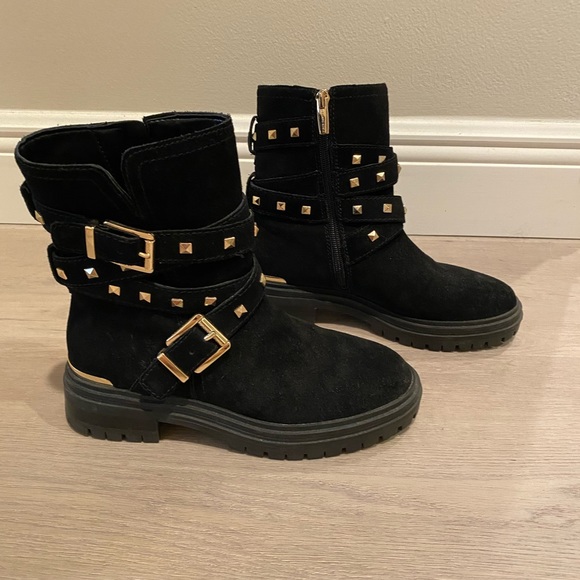 NWOT! Vince Camuto Barretta Black Suede Studded Moto Boots - Size 6 - Picture 1 of 8